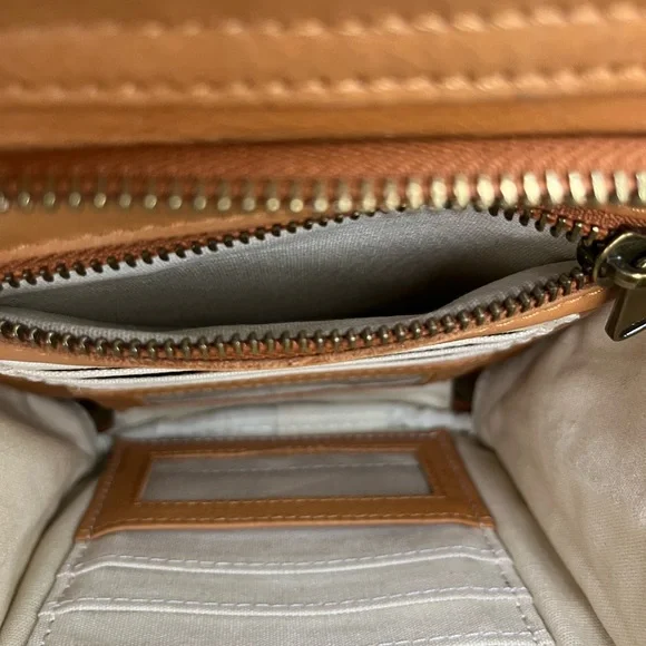 Minooy Naya Small Tan Leather Women's Crossbody Bag - Picture 3 of 13